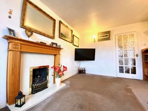 Lounge- click for photo gallery